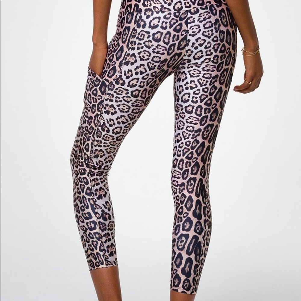 Onzie HIGH RISE POCKET LEGGING - LEOPARD NWT